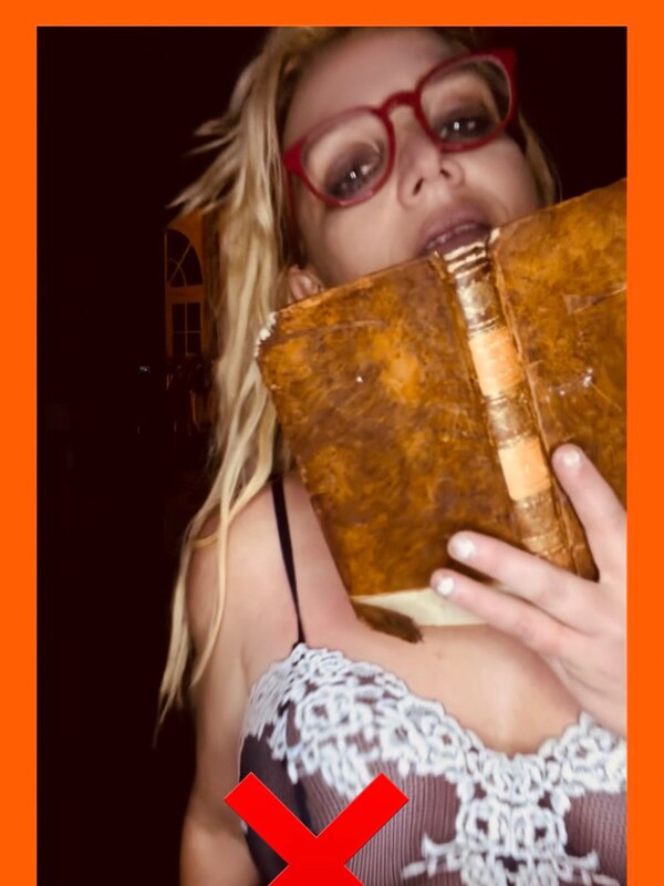 Britney Spears hands