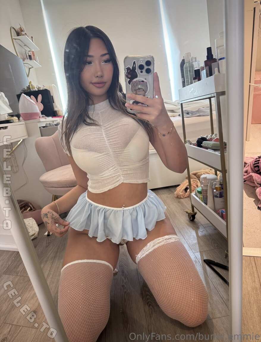 Bunni Emmie Nude Deepthroat Blowjob OnlyFans Video Leaked - Influencers Gonewild