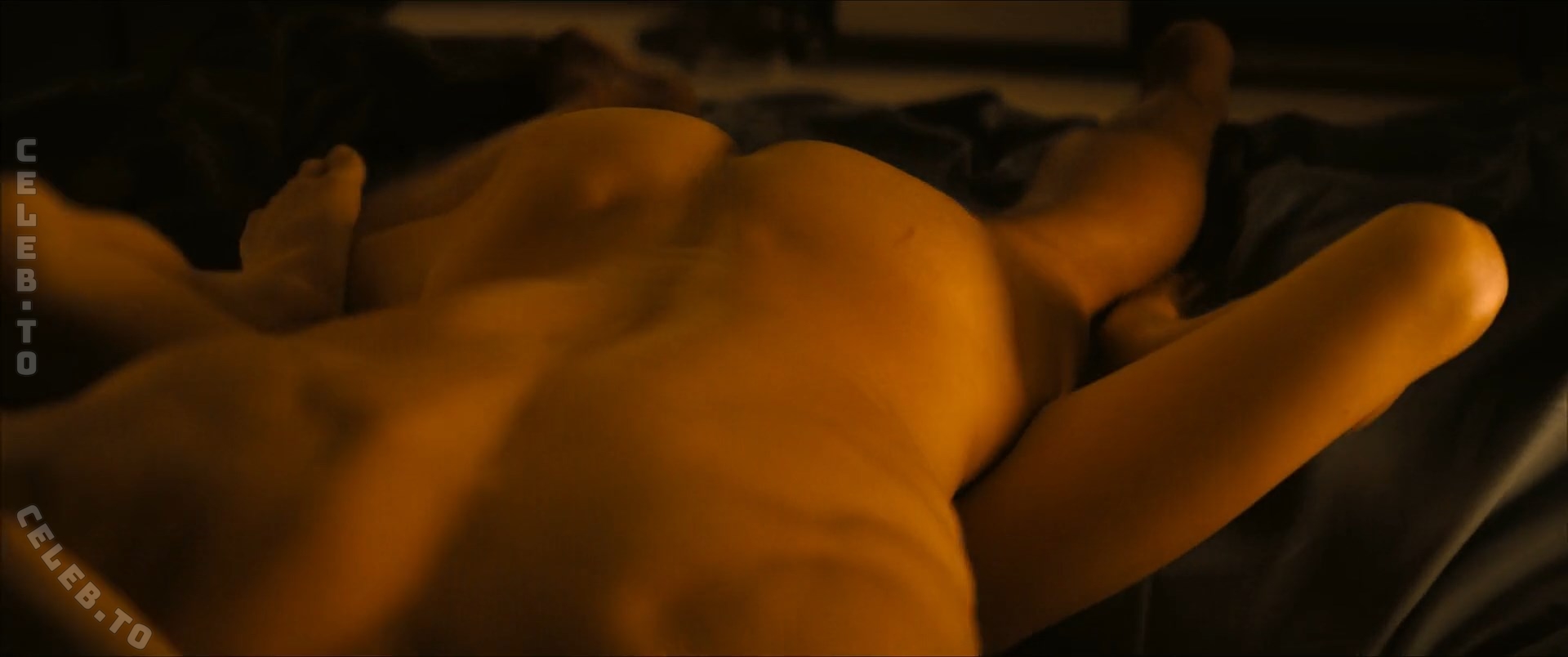 Camille Rowe nude leaked photos