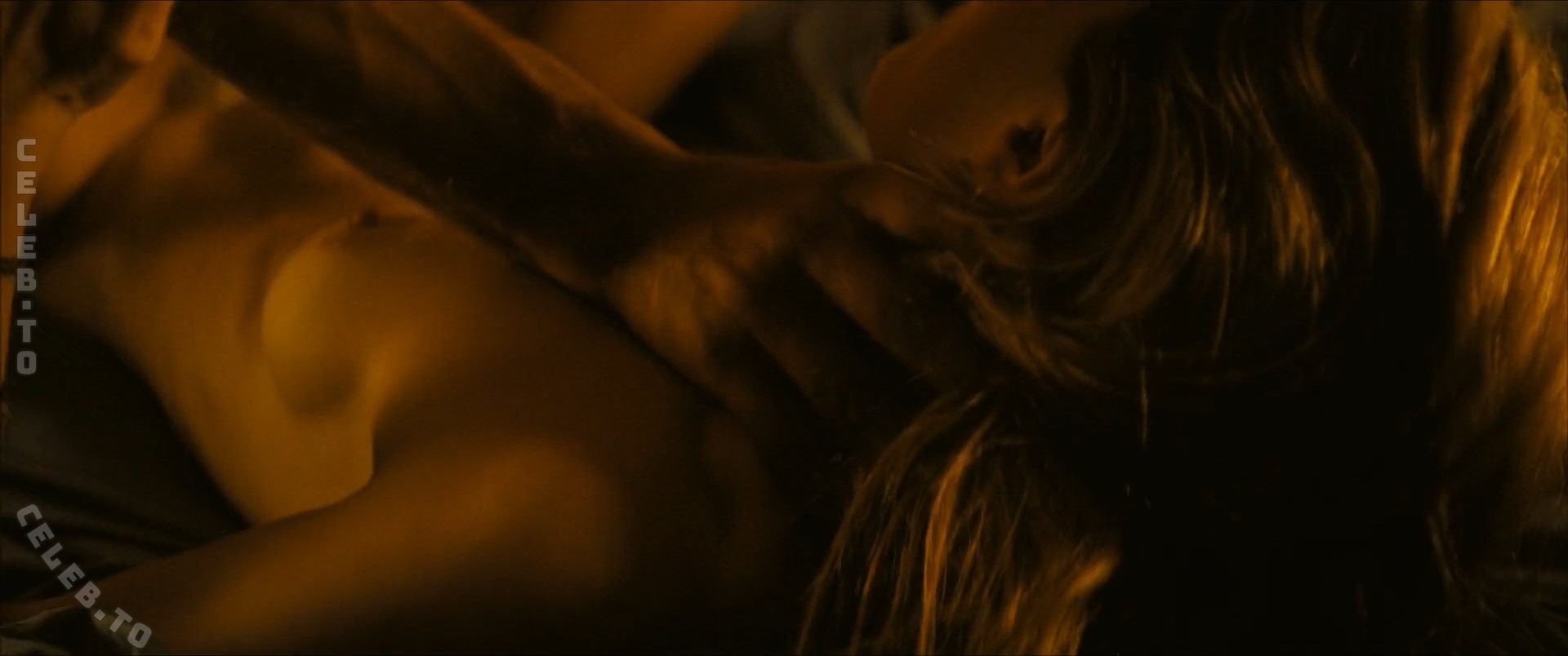 Camille Rowe nude leaked photos