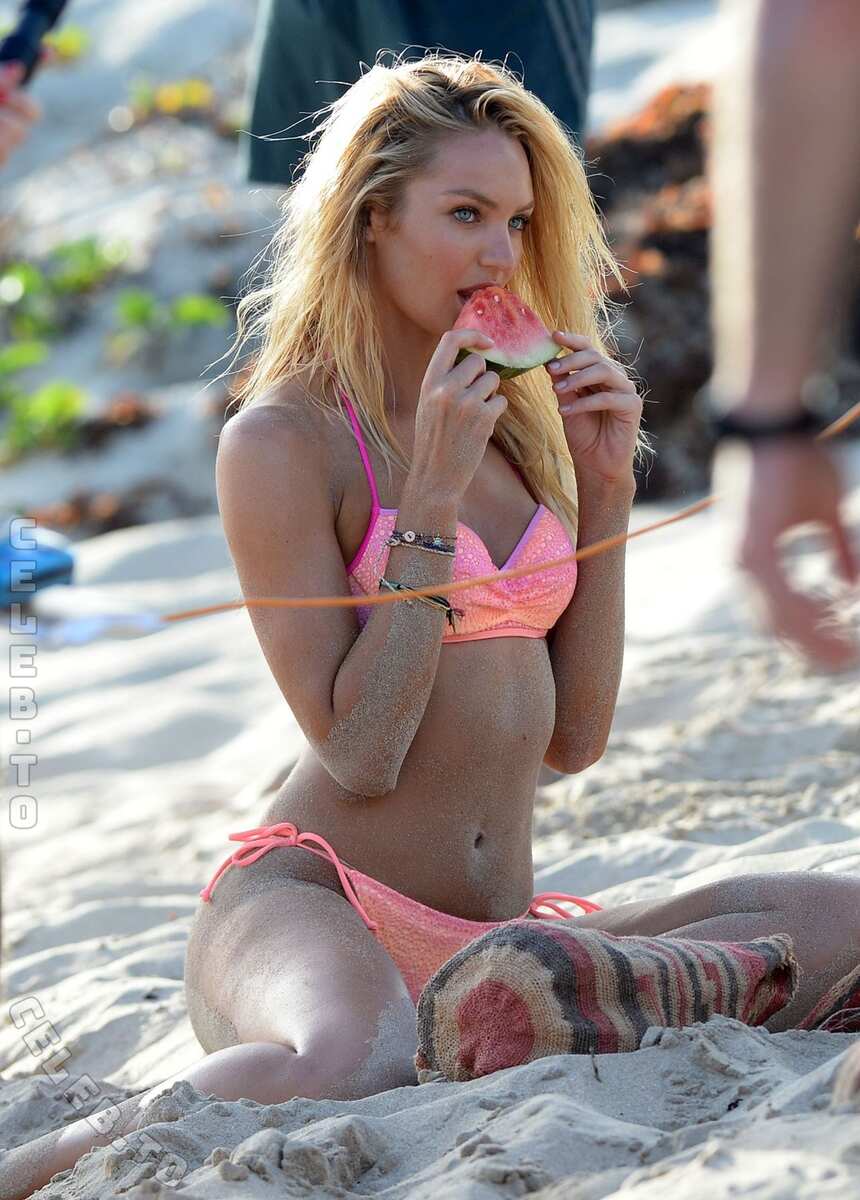 Candice Swanepoel hands