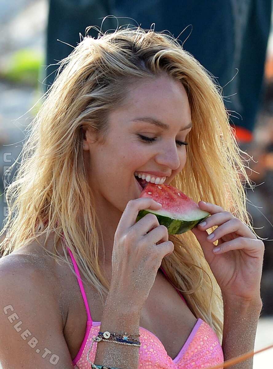 Candice Swanepoel hands