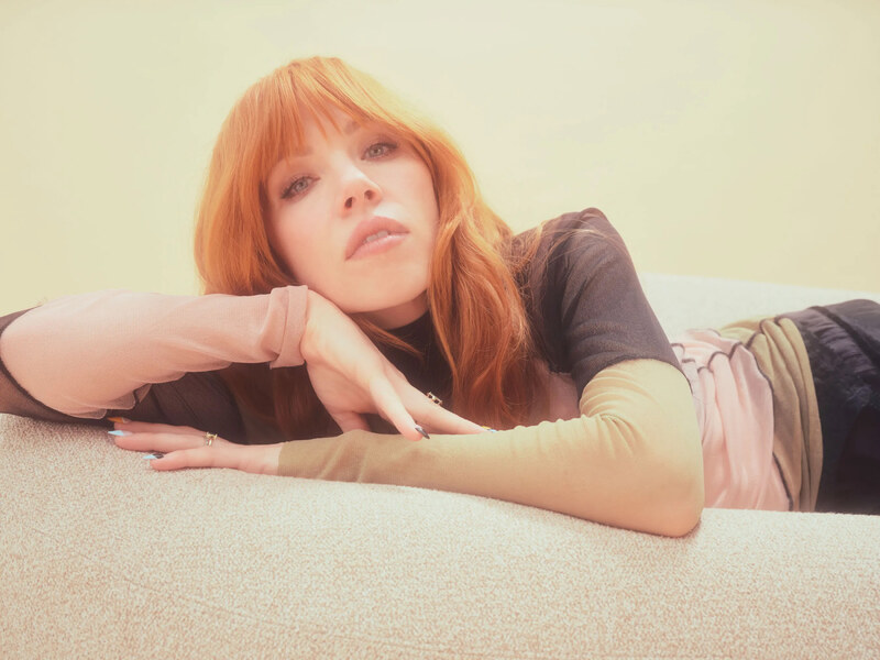 Carly Rae Jepsen hands