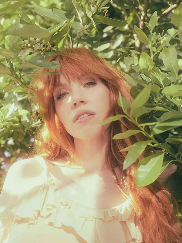Carly Rae Jepsen hands