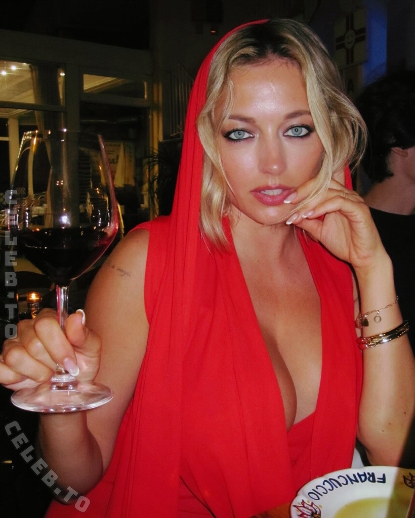 Caroline Vreeland butts