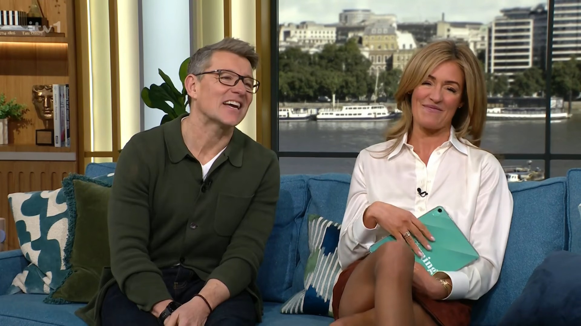 Cat Deeley hands