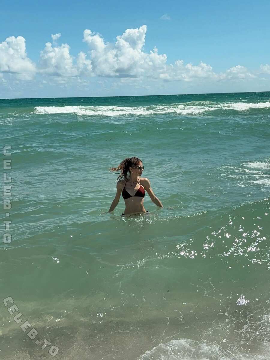 Cathy Hummels butts