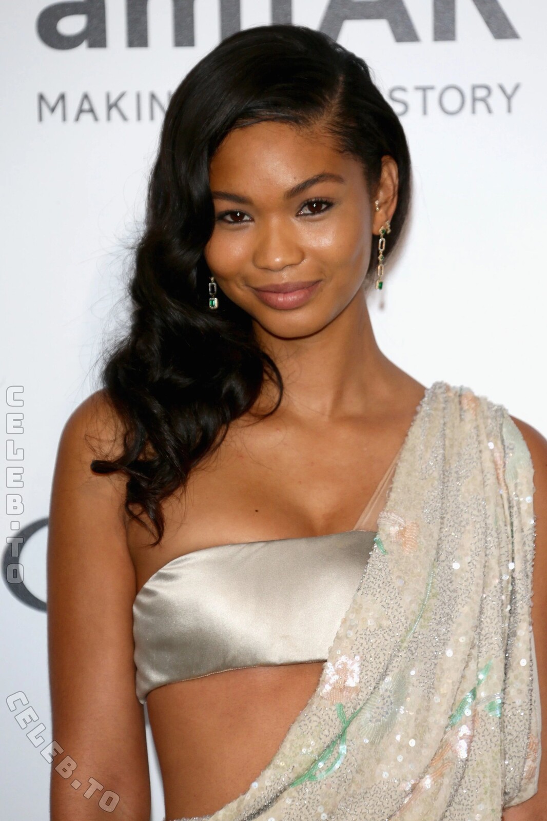 Chanel Iman hands