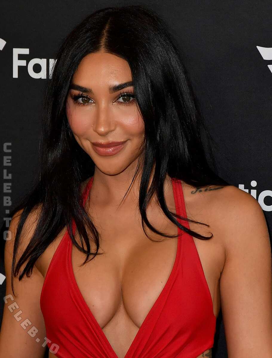 Chantel Jeffries legs