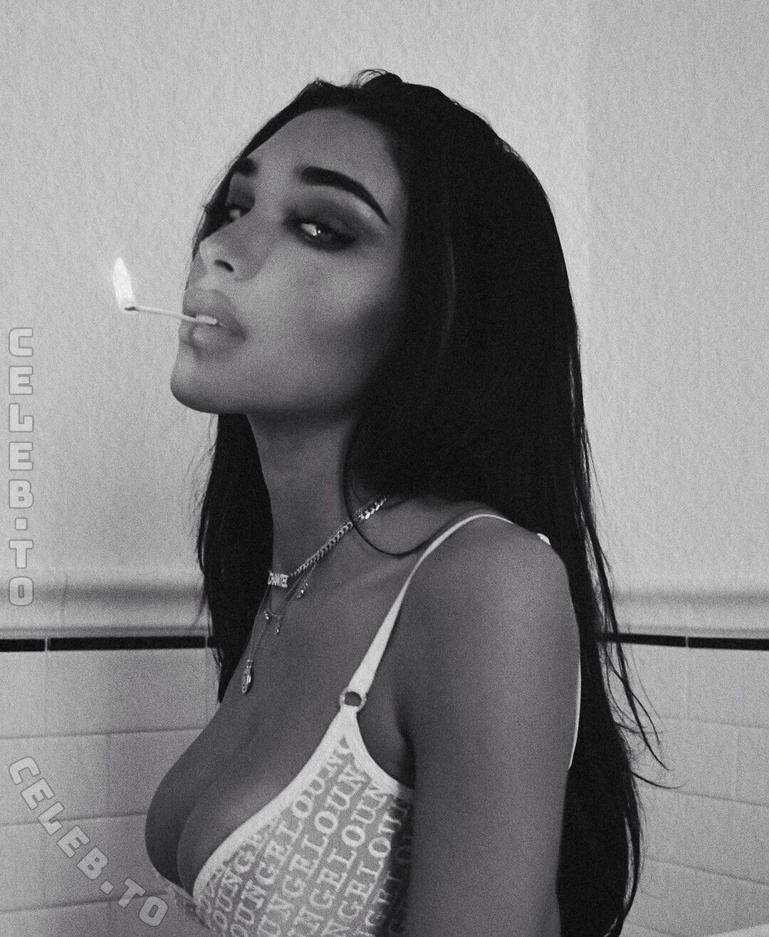 Chantel Jeffries hands