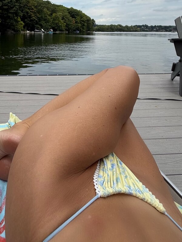 Charisma Carpenter legs