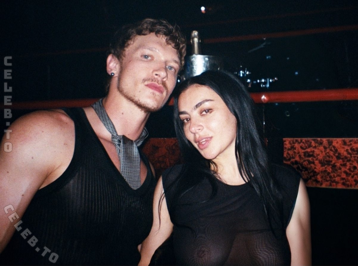Charli XCX hands
