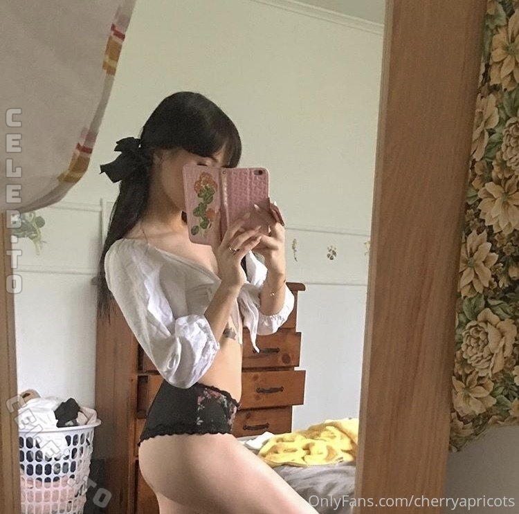Apricot / BSApricot / Froot / apricot_clothing / cherryapricots Nude Leaks OnlyFans  - Leaked Models