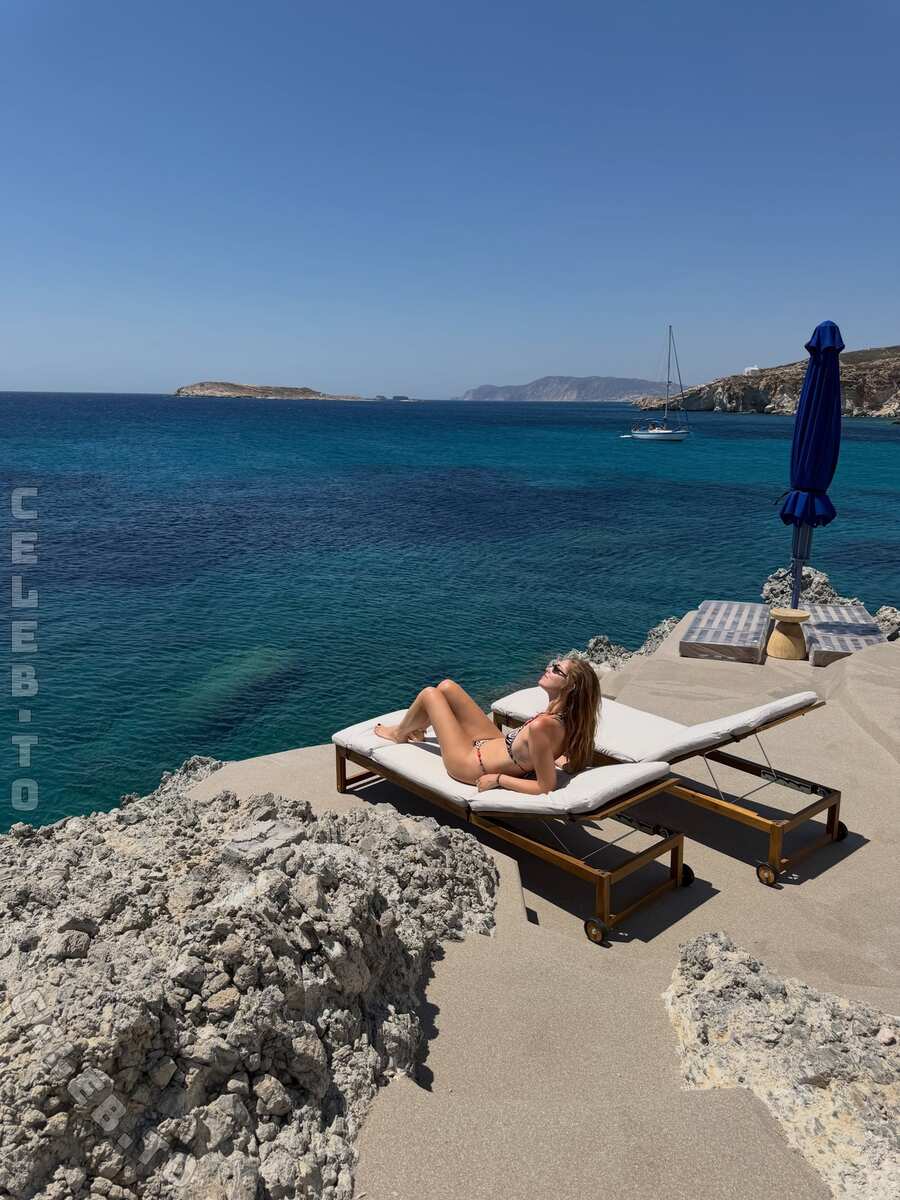 Chiara Ferragni butts