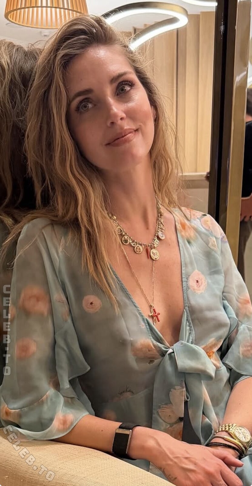 Chiara Ferragni hands