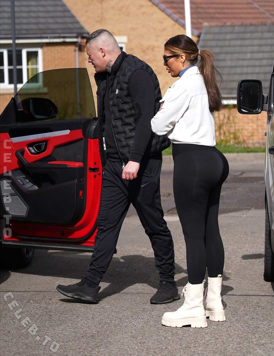 Chloe Ferry hands