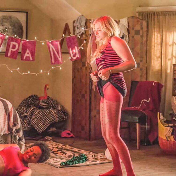 Chloe Grace Moretz legs