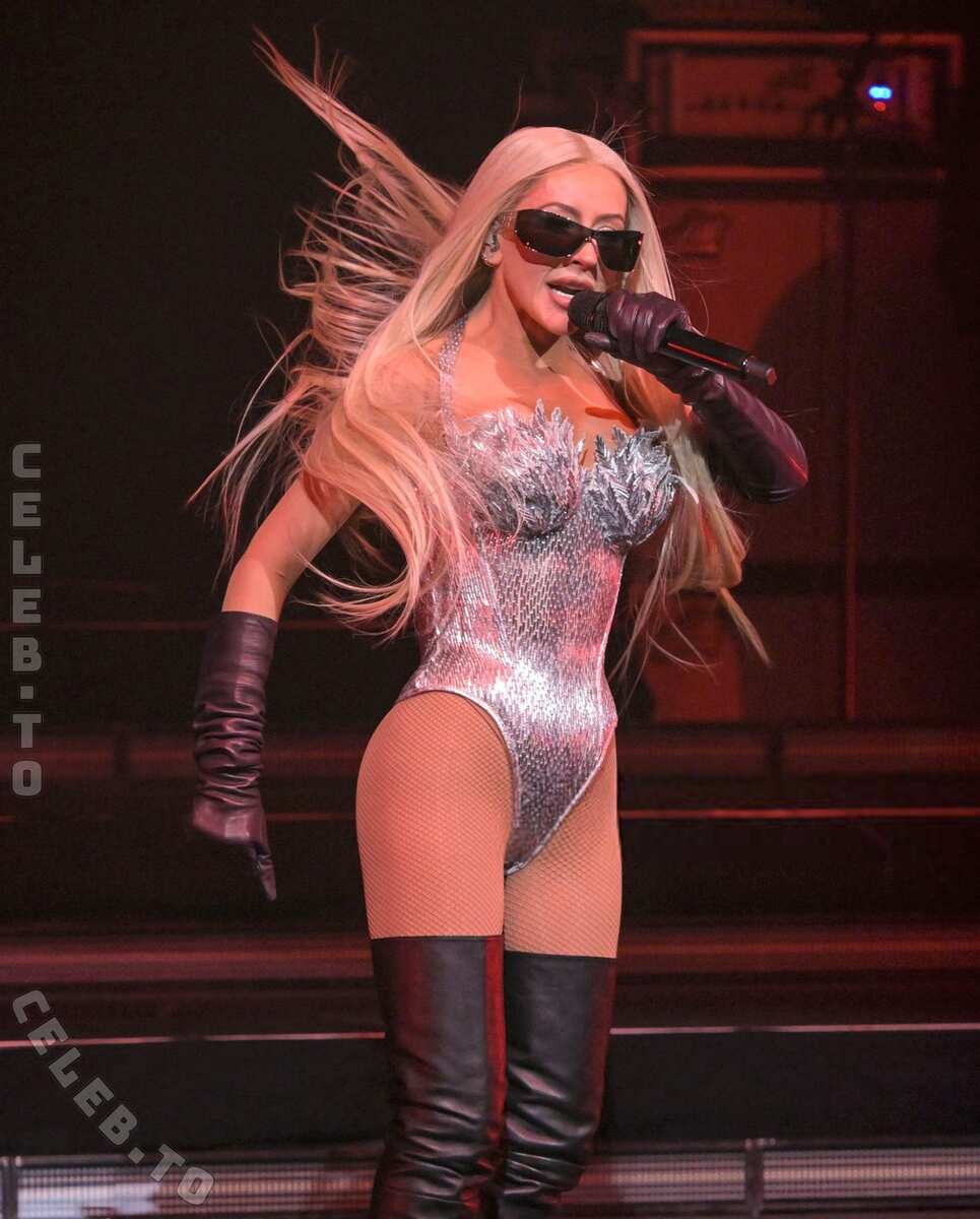 Christina Aguilera nude leaked photos