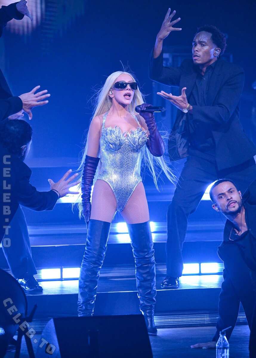 Christina Aguilera nude leaked photos