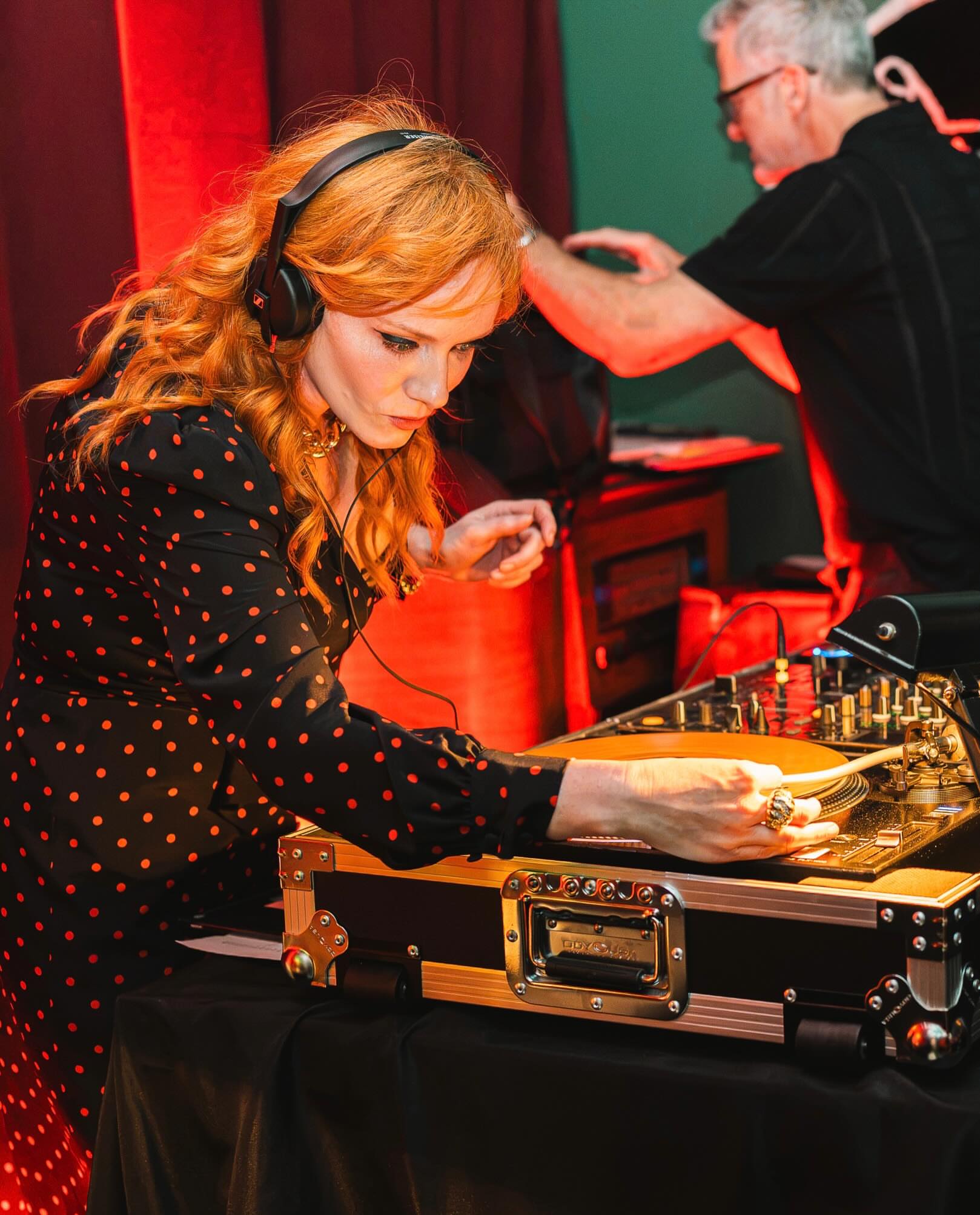 Christina Hendricks hands