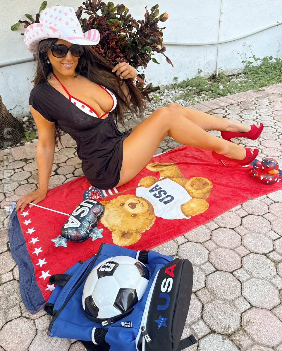 Claudia Romani boobs