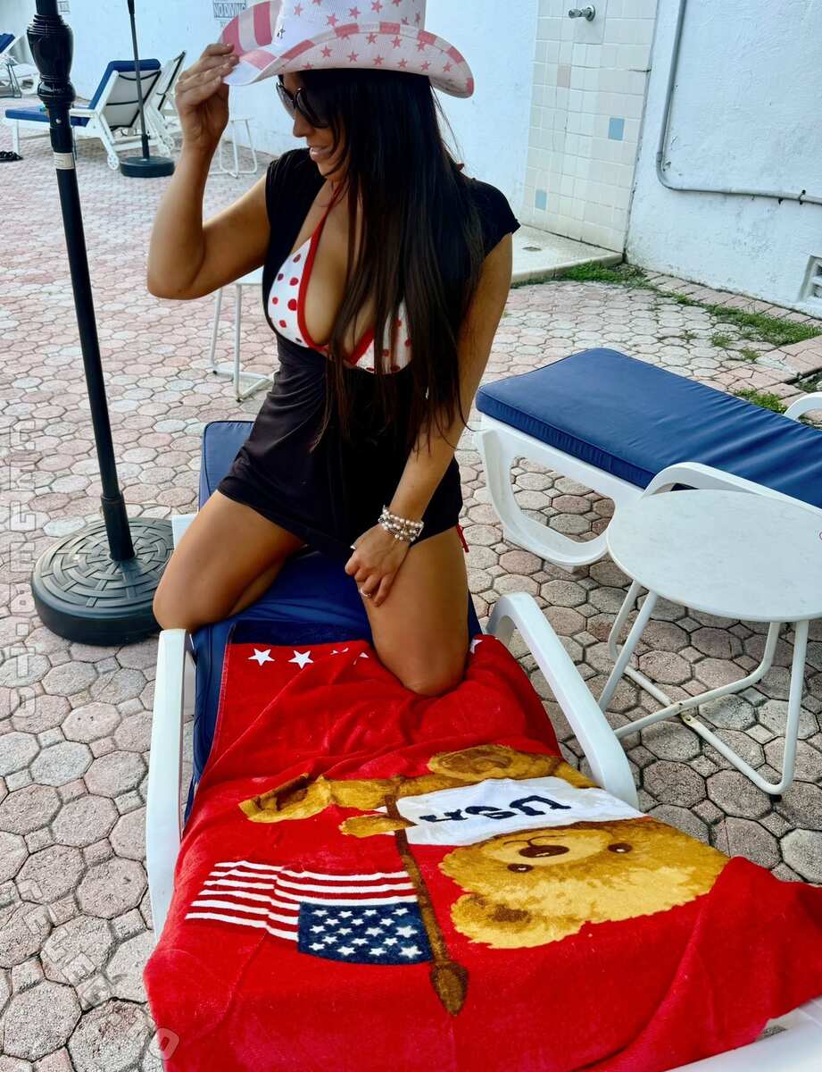 Claudia Romani boobs