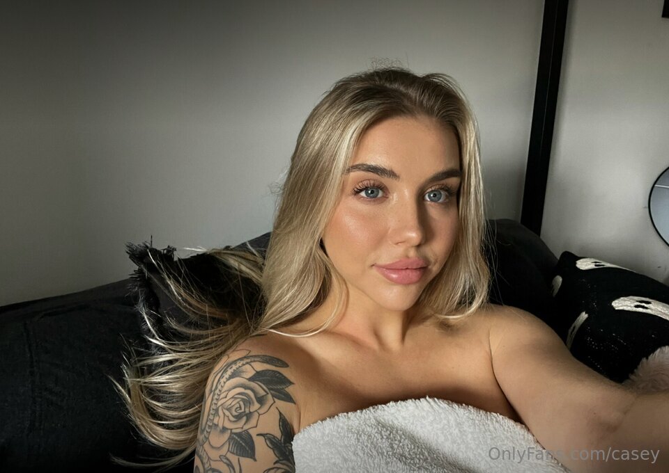 Coach-casey Naked (13 Photos) - LeakedModels