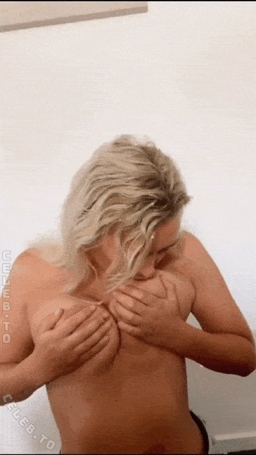 Coffey Sisters Instagram Sexy Influencer - Ellie-Jean Coffey