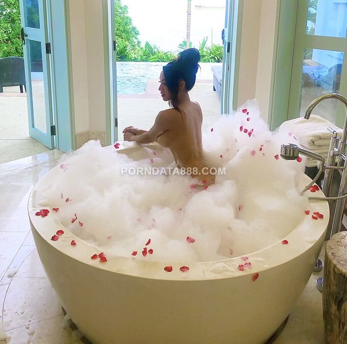 Corrie Yee - corrieyeevip OnlyFans Leaks (10 Photos) - NudoStar