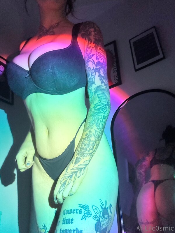 Cosmiccreatures / Lilcosmic / lilc0smic / notverycosmic Nude Leaks OnlyFans  - Leaked Models