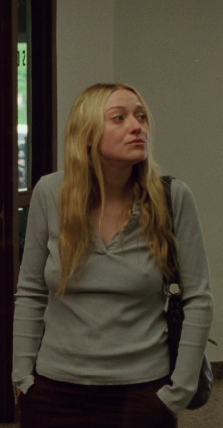Dakota Fanning hands