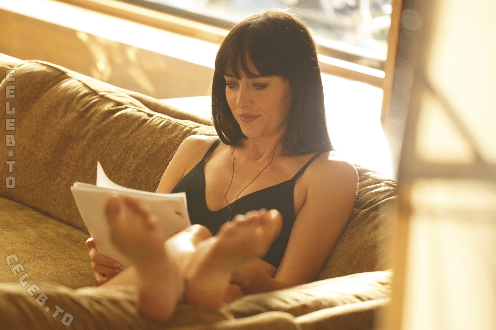 Dakota Johnson hands