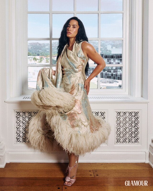Demi Lovato legs