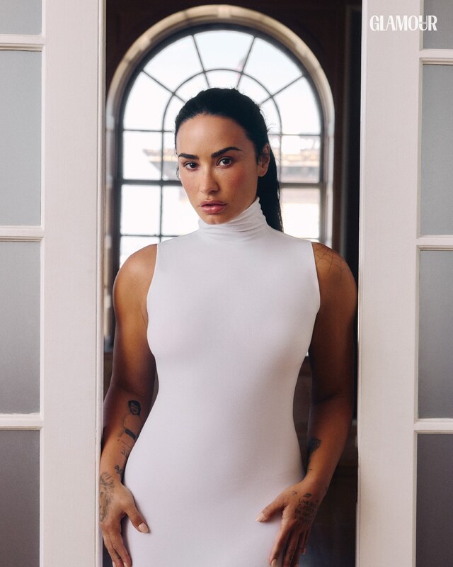 Demi Lovato legs