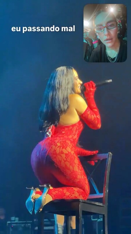 Demi Lovato legs