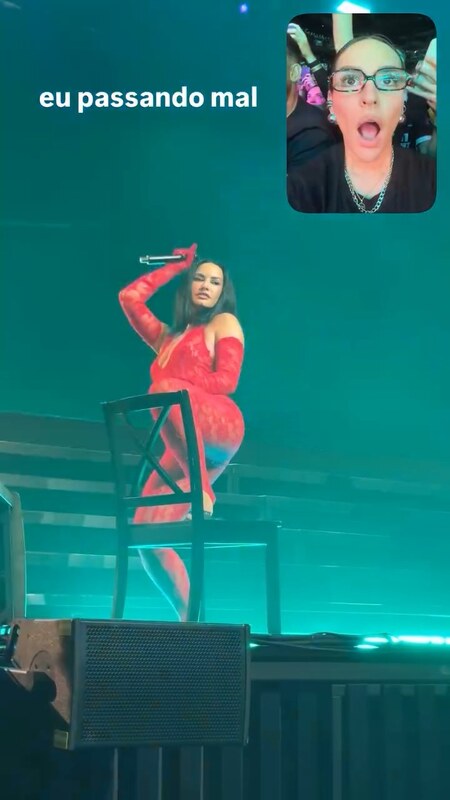 Demi Lovato legs