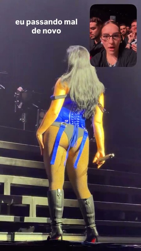 Demi Lovato legs