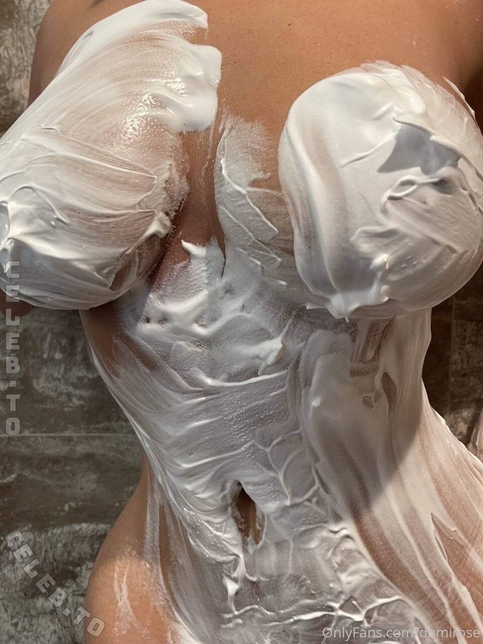 Demi Rose hands