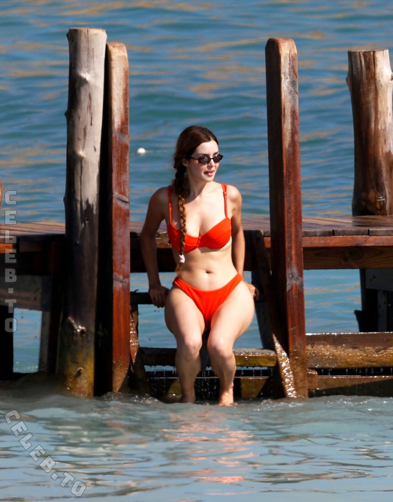 Demi Rose hands