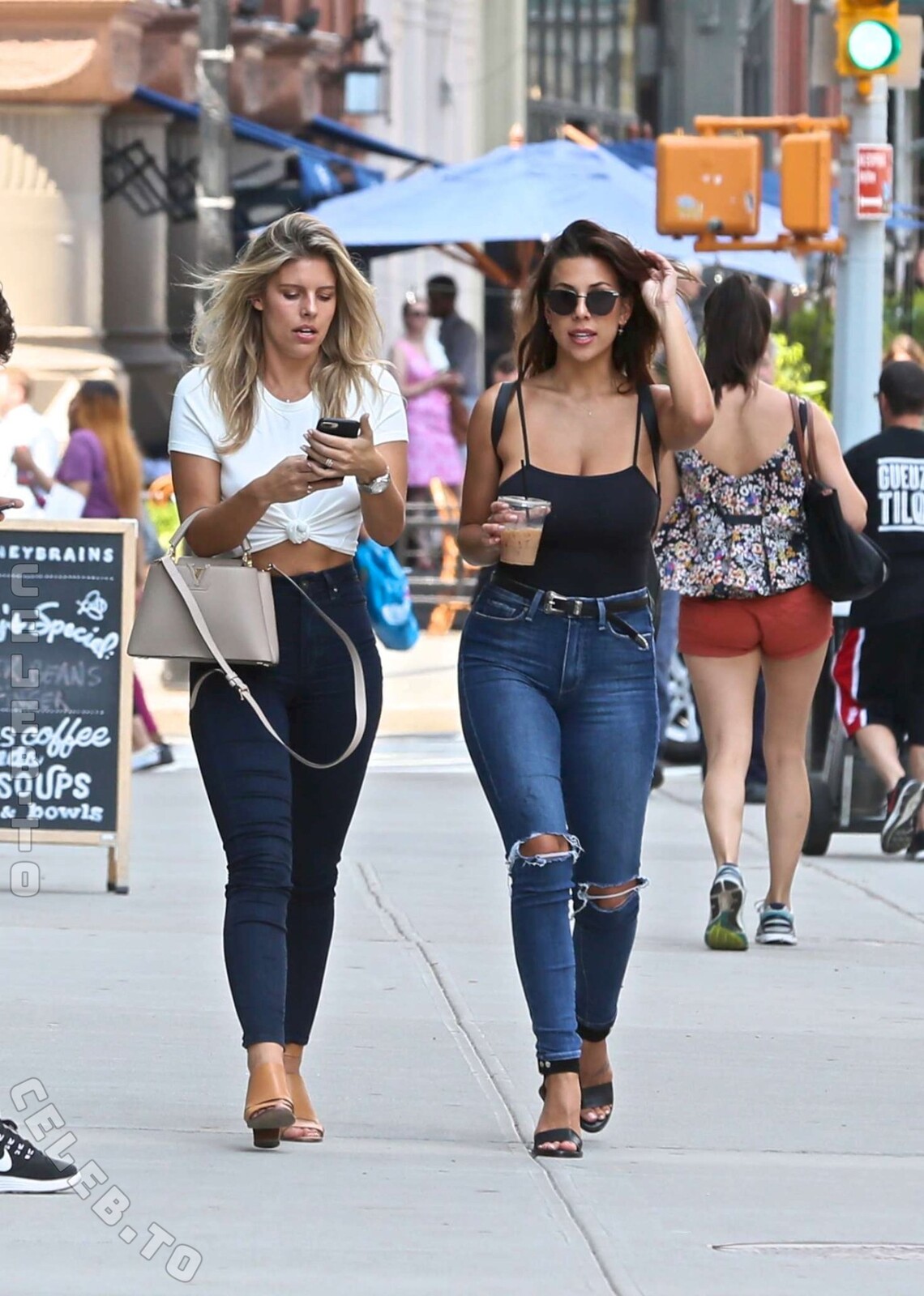 Devin Brugman hands