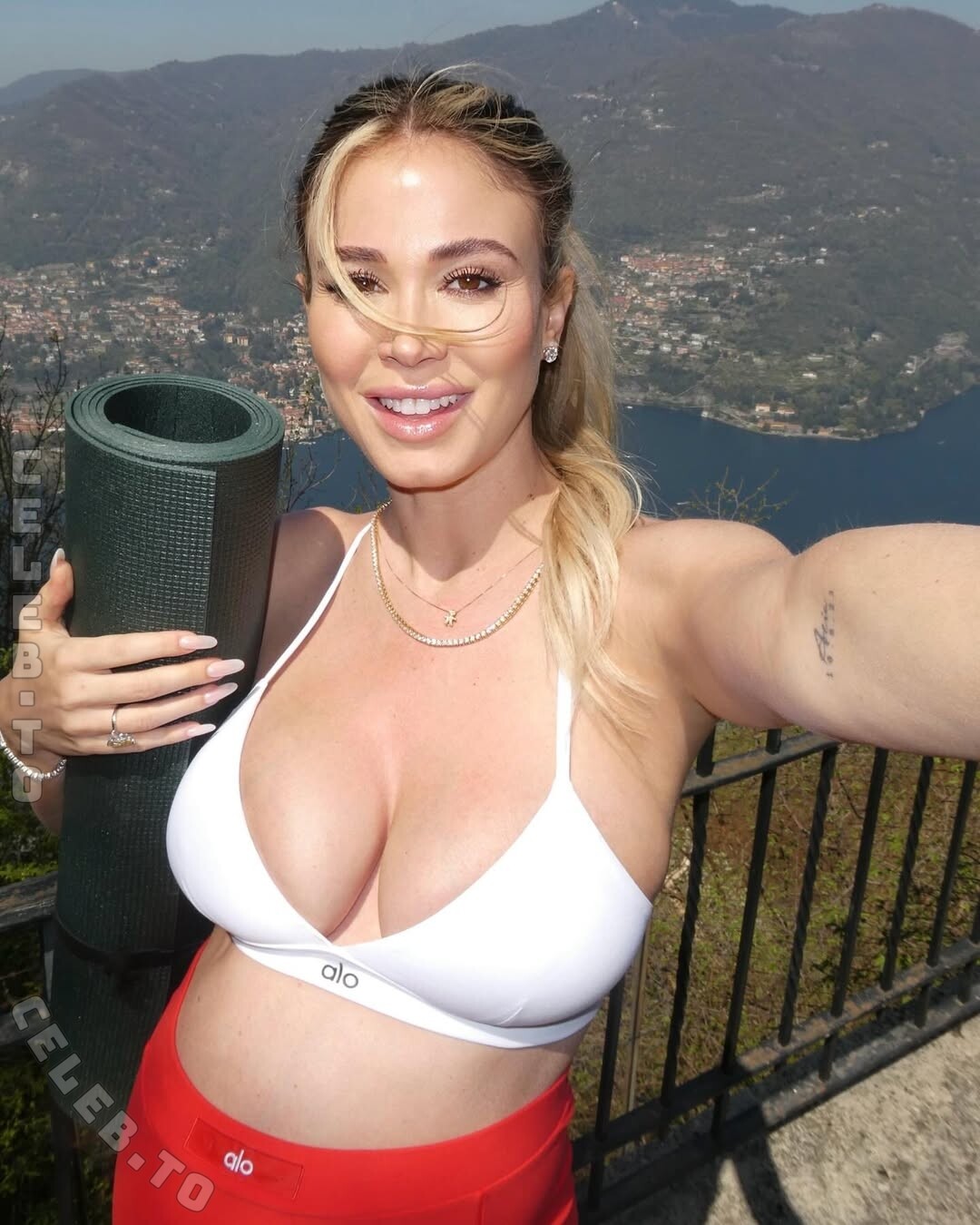 Diletta Leotta legs