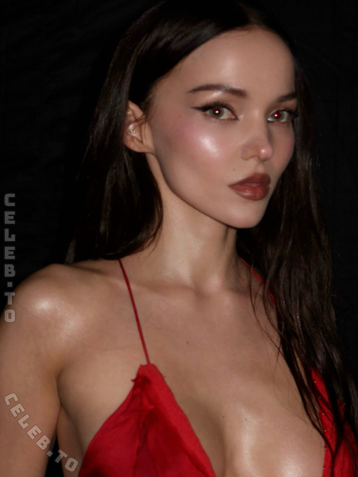 Dove Cameron nude leaked photos