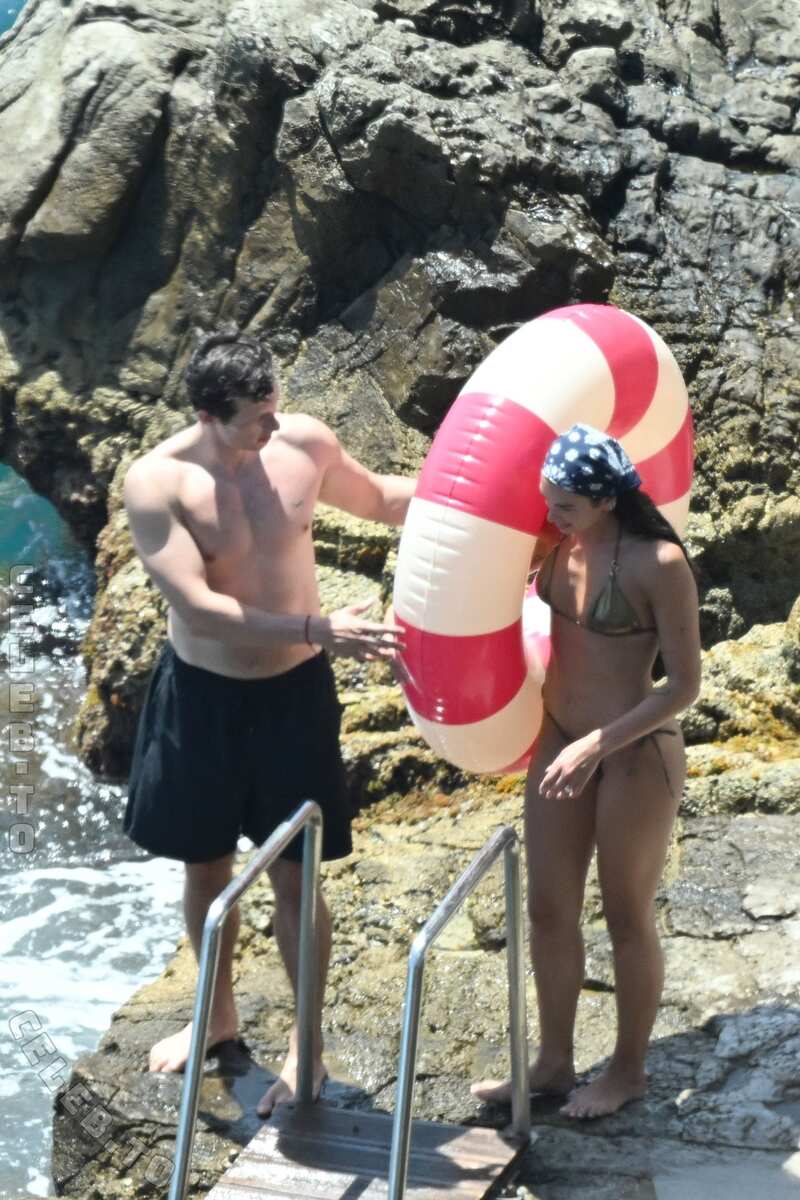 Dua Lipa Nude Candid Vacation Pics