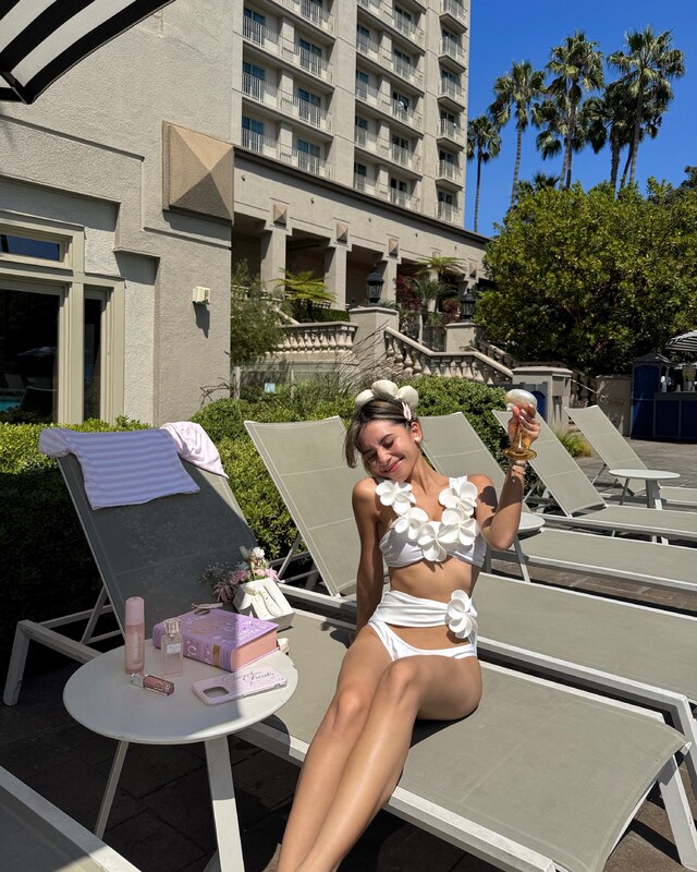 Eeeveenara / Eevee Enara / eeveenara Nude Leaks OnlyFans  - Leaked Models