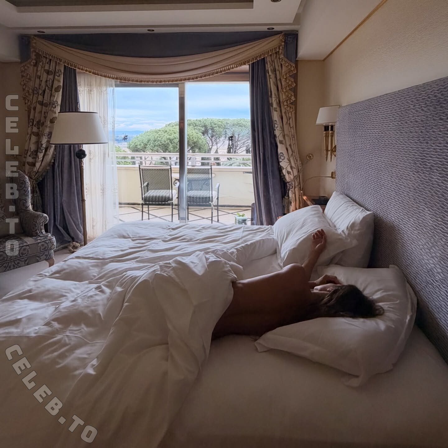 Elisabetta Canalis legs