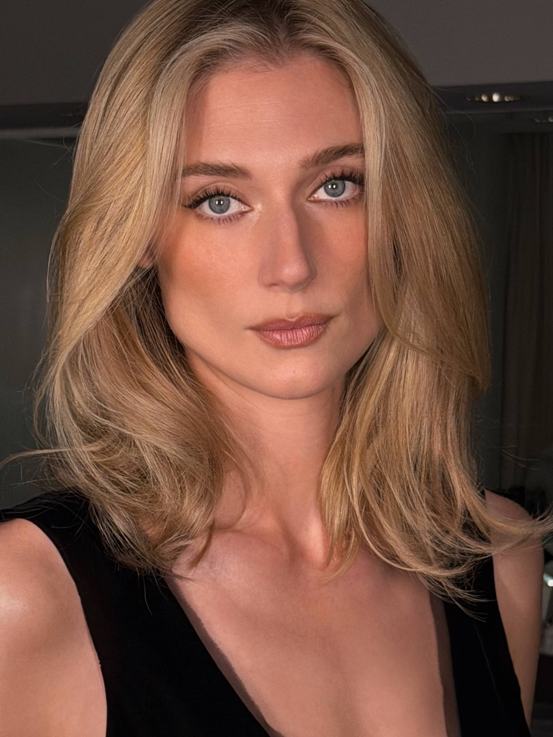 Elizabeth Debicki butts