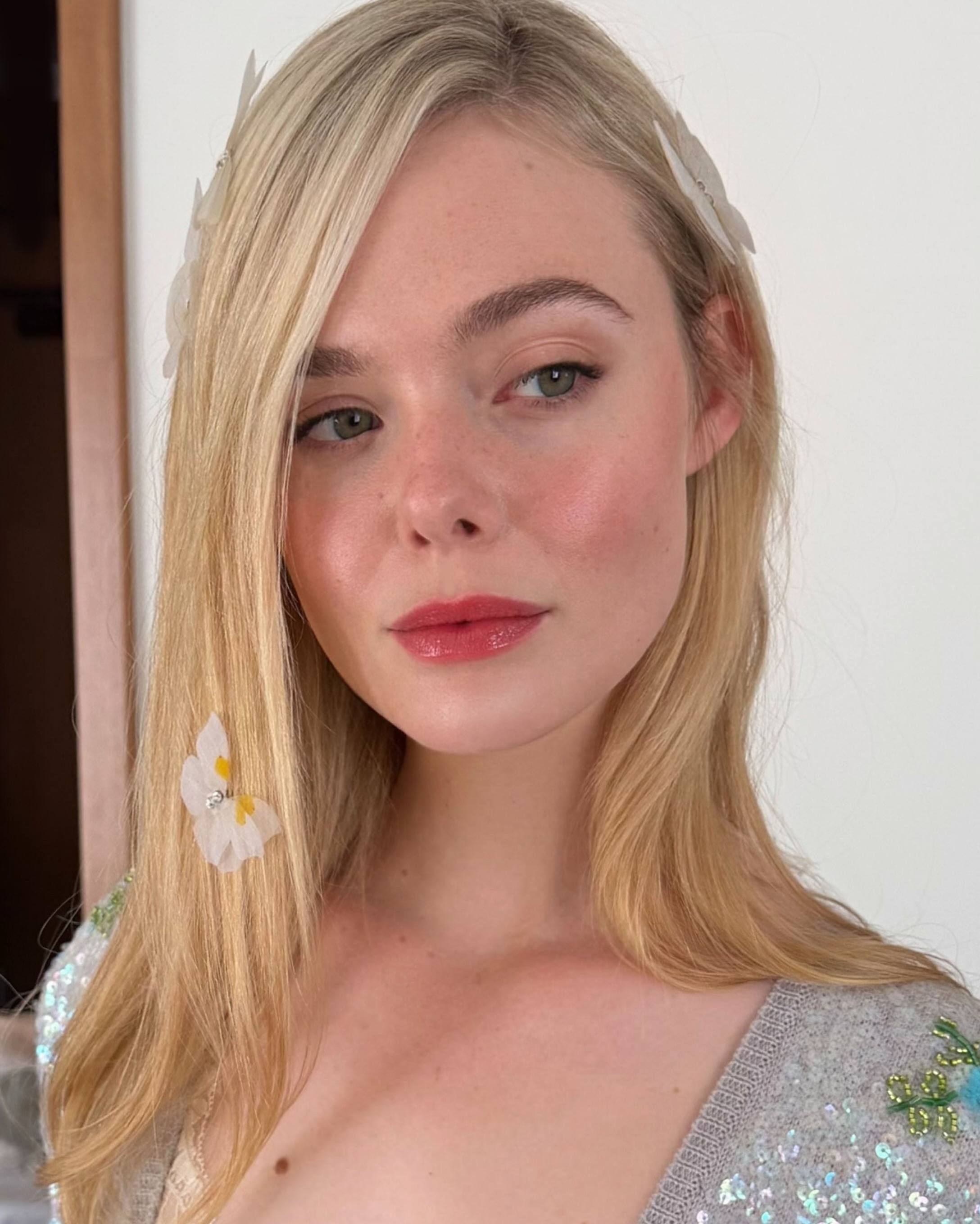 Elle Fanning Nude Partying With Her Sister