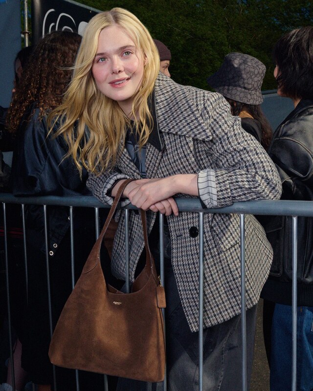 Elle Fanning Nude Partying With Her Sister
