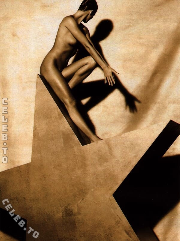 Elle Macpherson butts