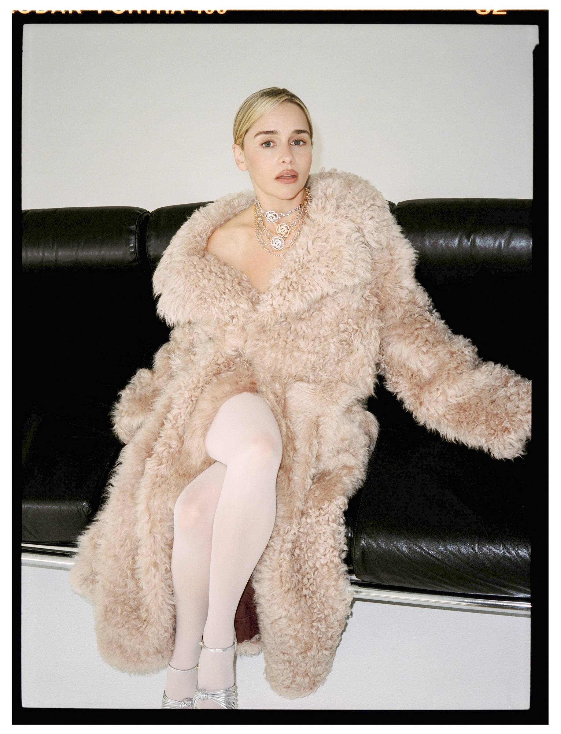 Emilia Clarke hands
